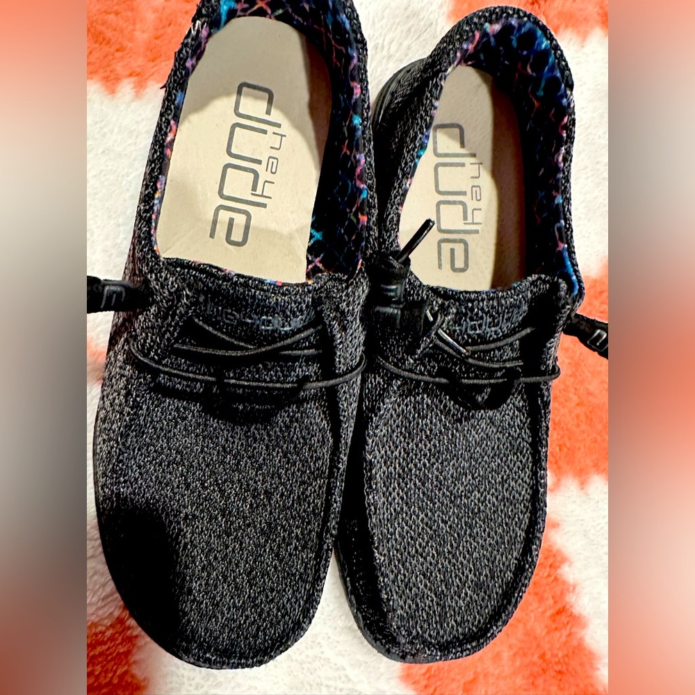 Hey Dudes size 8 women